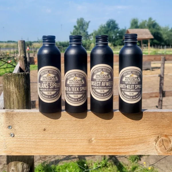 Anti-Klit Spray op omheining met andere producten Anti-Klit Spray op omheining met andere producten