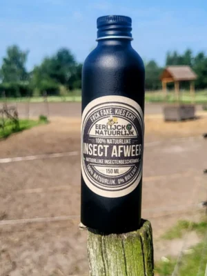 Insect Afweer Spray op paal in weide