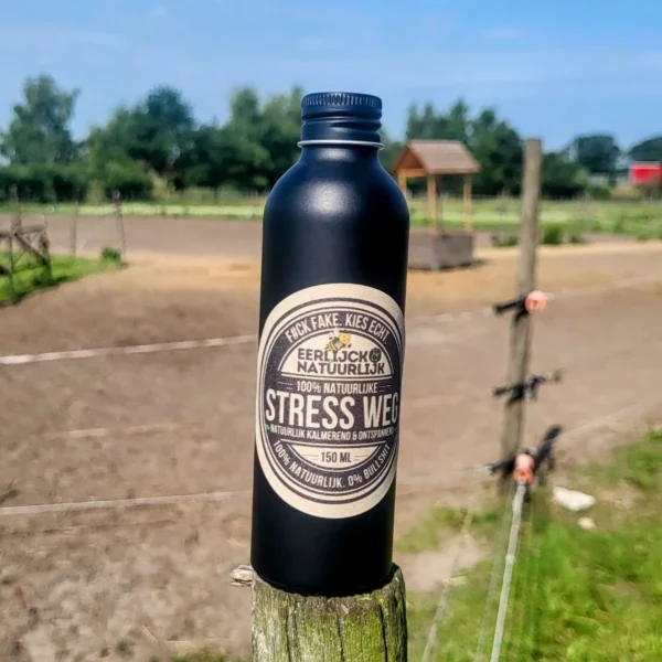 Stress Weg Spray op paal weide Stress Weg Spray op paal weide