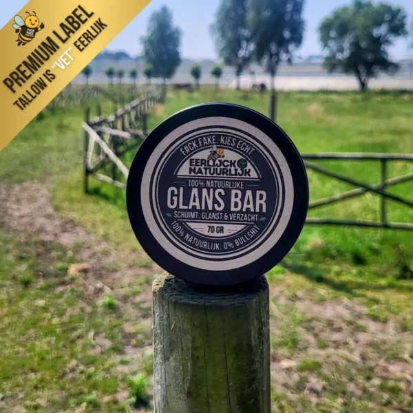 Tallow Glans Spray op paal in weide Tallow Glans Spray op paal in weide